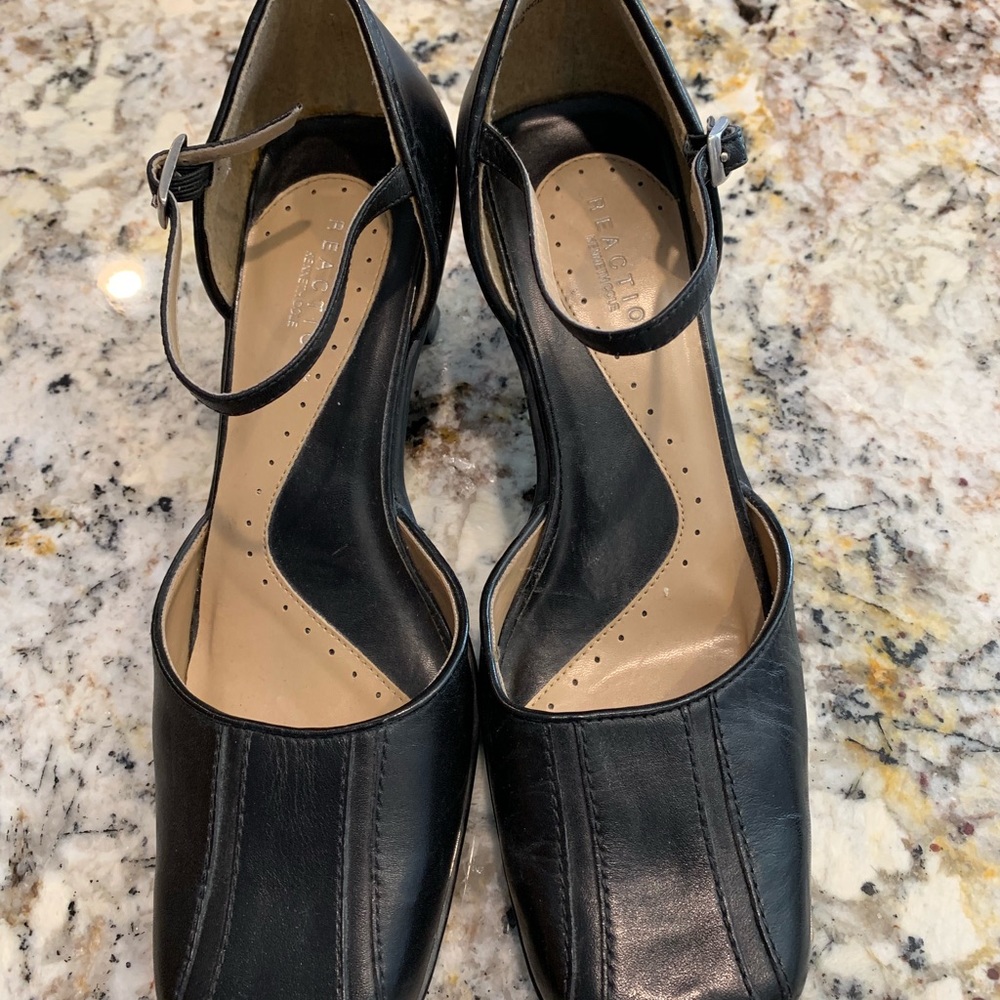 Kenneth Cole leather heels 7.5